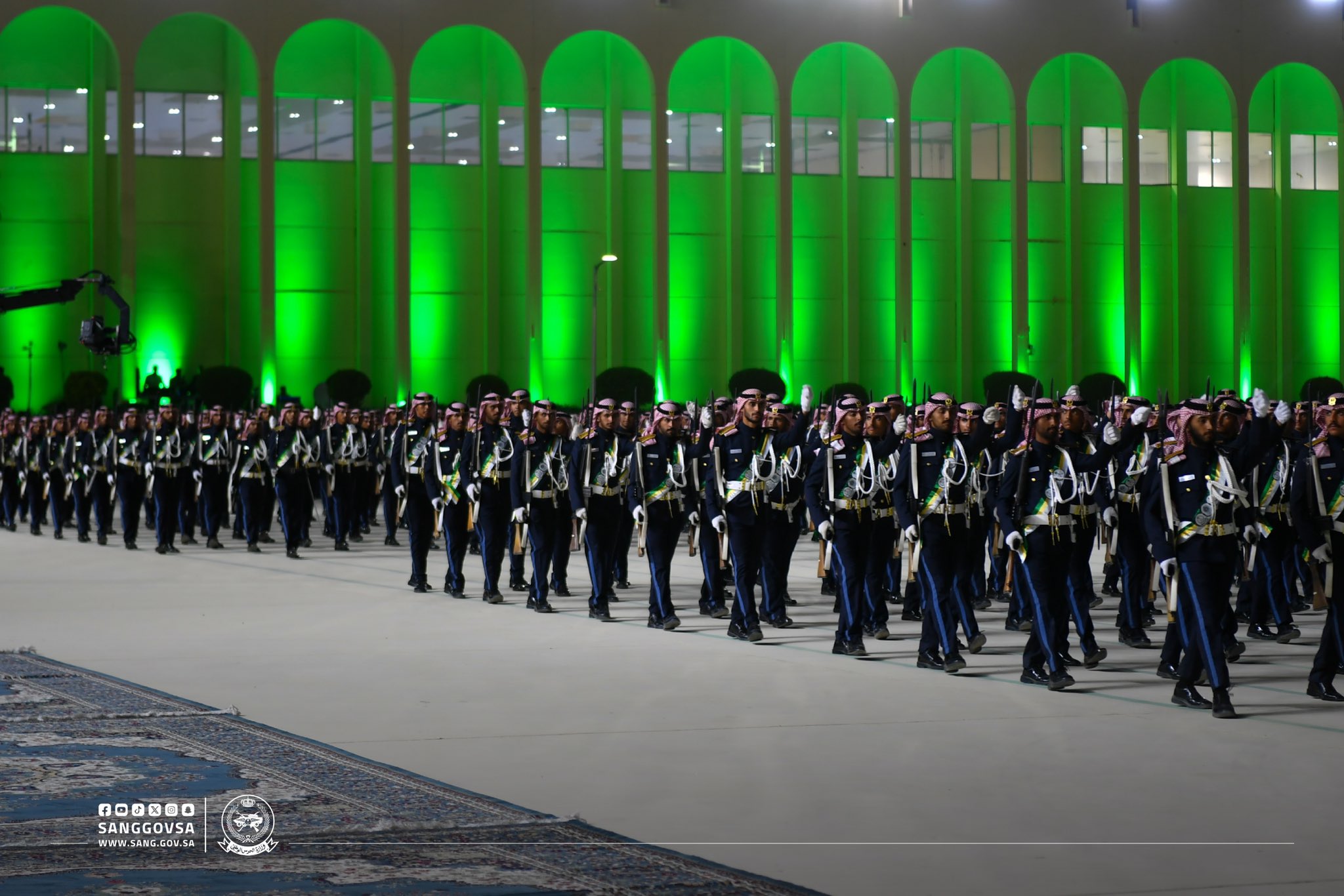 سمو وزير الحرس الوطني يرعى تخريج دورة تأهيل الضباط الجامعيين الخامسة والثلاثين والدفعة الأربعين من طلبة كلية الملك خالد العسكرية